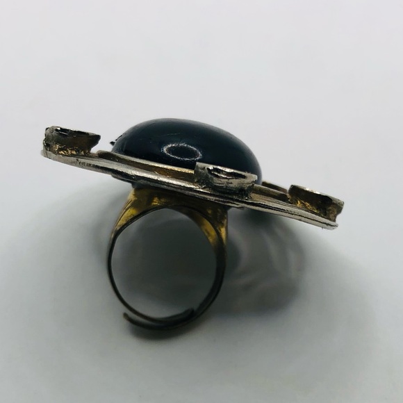 Unique ring - Picture 5 of 7